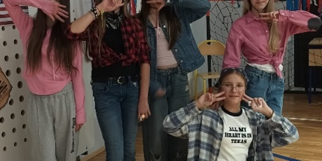 Powiększ grafikę: american-dream-disco-andrzejkowe-zakonczenie-tygodnia-kultury-amerykanskiej-661895.jpg