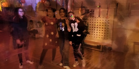 Powiększ grafikę: american-dream-disco-andrzejkowe-zakonczenie-tygodnia-kultury-amerykanskiej-661897.jpg