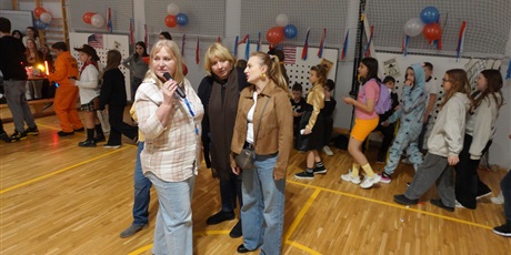 Powiększ grafikę: american-dream-disco-andrzejkowe-zakonczenie-tygodnia-kultury-amerykanskiej-661909.jpg