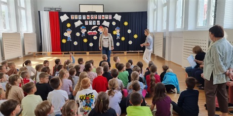 Powiększ grafikę: apele-podsumowujace-prace-szkoly-w-ii-semestrze-628625.jpg