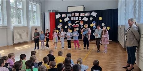 Powiększ grafikę: apele-podsumowujace-prace-szkoly-w-ii-semestrze-628629.jpg