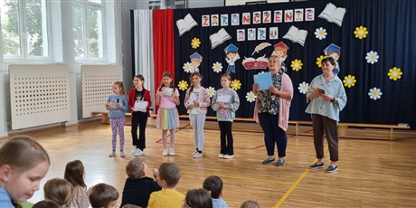 Powiększ grafikę: apele-podsumowujace-prace-szkoly-w-ii-semestrze-628639.jpg