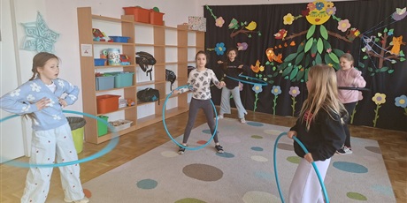 Powiększ grafikę: dzien-kobiet-w-swietlicy-682679.jpg