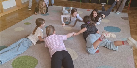 Powiększ grafikę: dzien-kobiet-w-swietlicy-682687.jpg