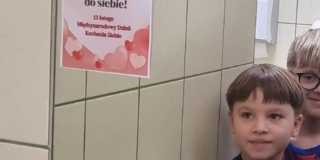 Powiększ grafikę: dzien-kochania-siebie-i-walentynki-w-naszej-szkole-675893.jpg