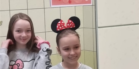 Powiększ grafikę: dzien-kochania-siebie-i-walentynki-w-naszej-szkole-675895.jpg