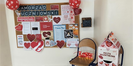 Powiększ grafikę: dzien-kochania-siebie-i-walentynki-w-naszej-szkole-675898.jpg