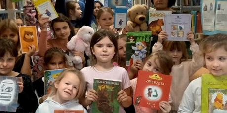 Powiększ grafikę: dzien-pluszowego-misia-w-swietlicy-659421.jpg