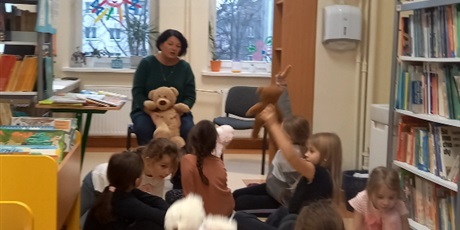 Powiększ grafikę: dzien-pluszowego-misia-w-swietlicy-659425.jpg