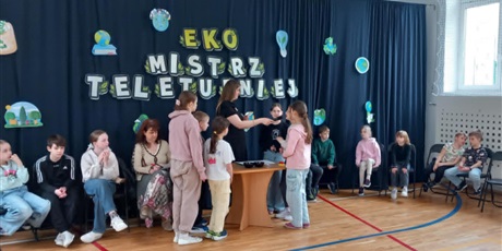 Powiększ grafikę: eko-mistrz-pelen-emocji-teleturniej-ekologiczny-691790.jpg
