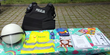 Powiększ grafikę: festyn-szkolny-z-okazji-dnia-dziecka-699571.jpg