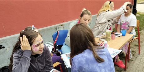Powiększ grafikę: festyn-szkolny-z-okazji-dnia-dziecka-699582.jpg