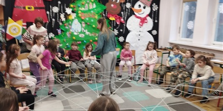 Powiększ grafikę: grudzien-w-swietlicy-pod-haslem-swiat-667290.jpg