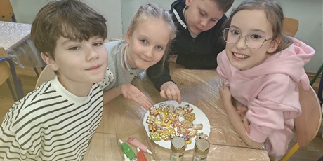 Powiększ grafikę: grudzien-w-swietlicy-pod-haslem-swiat-667302.jpg