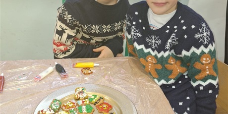 Powiększ grafikę: grudzien-w-swietlicy-pod-haslem-swiat-667305.jpg