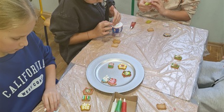 Powiększ grafikę: grudzien-w-swietlicy-pod-haslem-swiat-667308.jpg