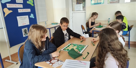 Powiększ grafikę: iii-szkolny-turniej-w-scrabble-700252.jpg