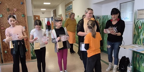 Powiększ grafikę: jezykowe-kaligramy-659184.jpg