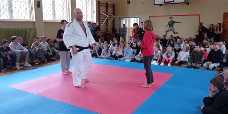 Powiększ grafikę: judocy-w-naszej-szkole-376960.jpg
