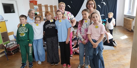 Powiększ grafikę: juz-idzie-lato-ida-wakacje-630090.jpg