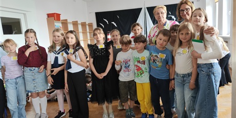 Powiększ grafikę: juz-idzie-lato-ida-wakacje-630092.jpg