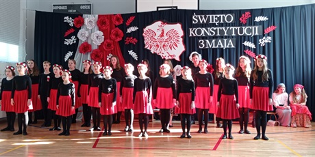 Powiększ grafikę: koncert-z-okazji-swieta-konstytucji-trzeciego-maja-526568.jpg