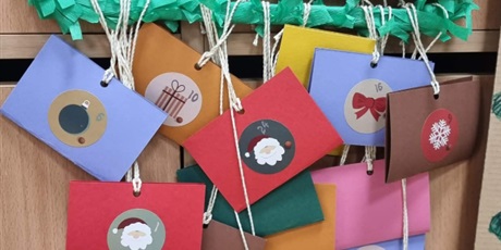 Powiększ grafikę: konkurs-jezykowy-kalendarz-adwentowy-wyniki-672148.jpg