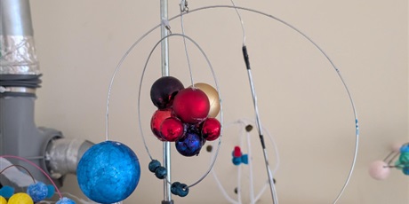 Powiększ grafikę: kreatywni-na-lekcji-chemii-668912.jpg