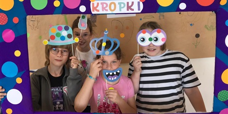 Powiększ grafikę: miedzynarodowy-dzien-kropki-638367.jpg
