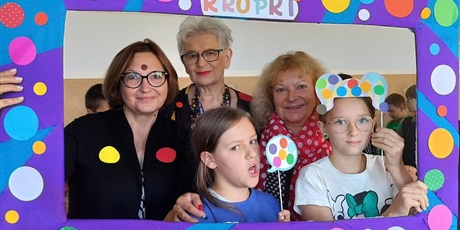 Powiększ grafikę: miedzynarodowy-dzien-kropki-638541.jpg