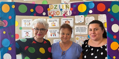 Powiększ grafikę: miedzynarodowy-dzien-kropki-w-naszej-szkole-711818.jpg