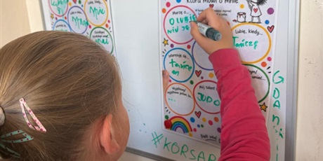 Powiększ grafikę: miedzynarodowy-dzien-kropki-w-naszej-szkole-711826.jpg