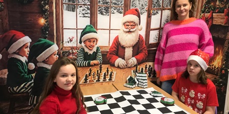 Powiększ grafikę: mikolajkowe-warcaby-664288.jpg