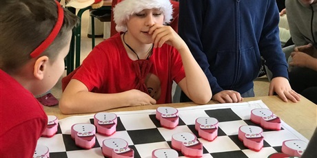 Powiększ grafikę: mikolajkowe-warcaby-664297.jpg