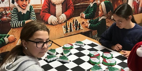 Powiększ grafikę: mikolajkowe-warcaby-664323.jpg