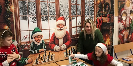 Powiększ grafikę: mikolajkowe-warcaby-664328.jpg