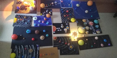 Modele Układu Słonecznego wykonane przez uczniów klas VI