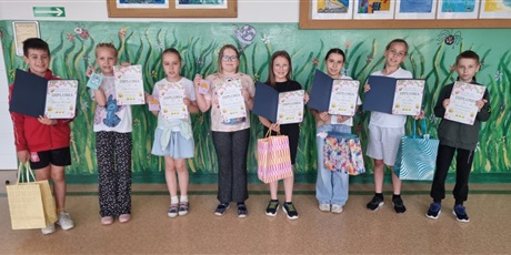 Powiększ grafikę: nasz-szkolny-konkurs-spelling-bee-dla-trzecioklasistow-dobiegl-konca-700276.jpg