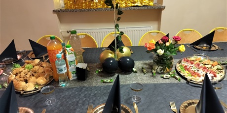 Powiększ grafikę: ostatni-bal-osmoklasistow-niezapomniany-wieczor-pelen-emocji-628269.jpg