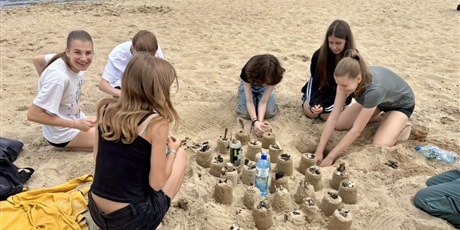 Powiększ grafikę: plazowa-integracja-klas-siodmych-630030.jpg