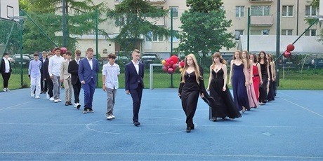 Powiększ grafikę: polonez-klas-osmych-2026-694821.jpg