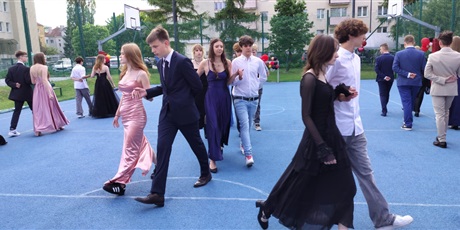 Powiększ grafikę: polonez-klas-osmych-2026-694828.jpg