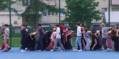 Powiększ grafikę: polonez-klas-osmych-2026-694830.jpg