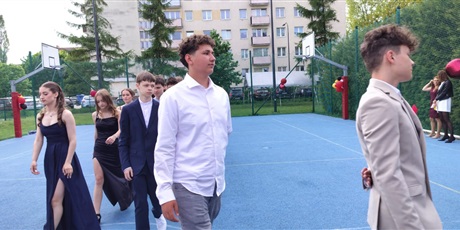 Powiększ grafikę: polonez-klas-osmych-2026-694831.jpg