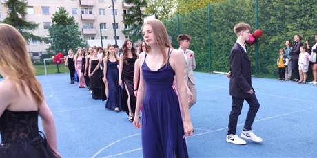 Powiększ grafikę: polonez-klas-osmych-2026-694849.jpg