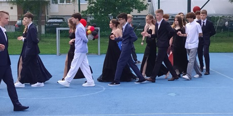 Powiększ grafikę: polonez-klas-osmych-2026-694872.jpg