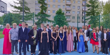 Powiększ grafikę: polonez-klas-osmych-2026-694878.jpg