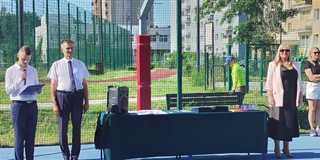 Powiększ grafikę: pozegnanie-absolwentow-szkoly-705957.jpg