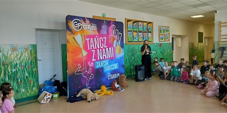 Powiększ grafikę: prezentacja-centrum-tanca-gabi-638431.jpg