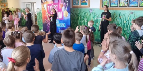 Powiększ grafikę: prezentacja-centrum-tanca-gabi-638446.jpg